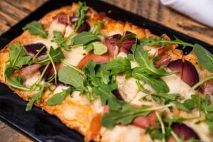 poached pear and prosciutto flatbread